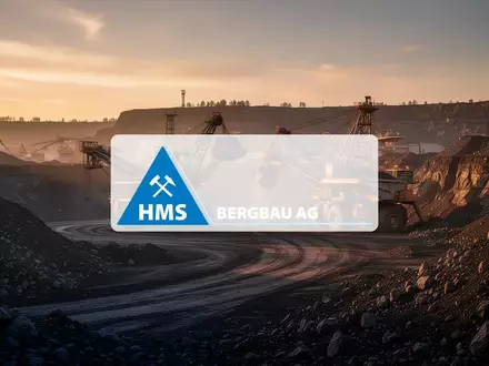 Moderne industrielle Bergbauanlage bei Sonnenuntergang als Symbol für den Rohstoffsektor. - Foto: über boerse-global.de