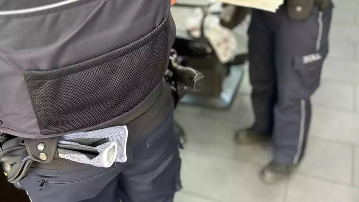 HZA-HN: Heilbronner Zoll beteiligt sich an bundesweiter Prüfung im Friseur- und Kosmetikgewerbe/ Zahlreiche Beanstandungen - Bild: presseportal.de