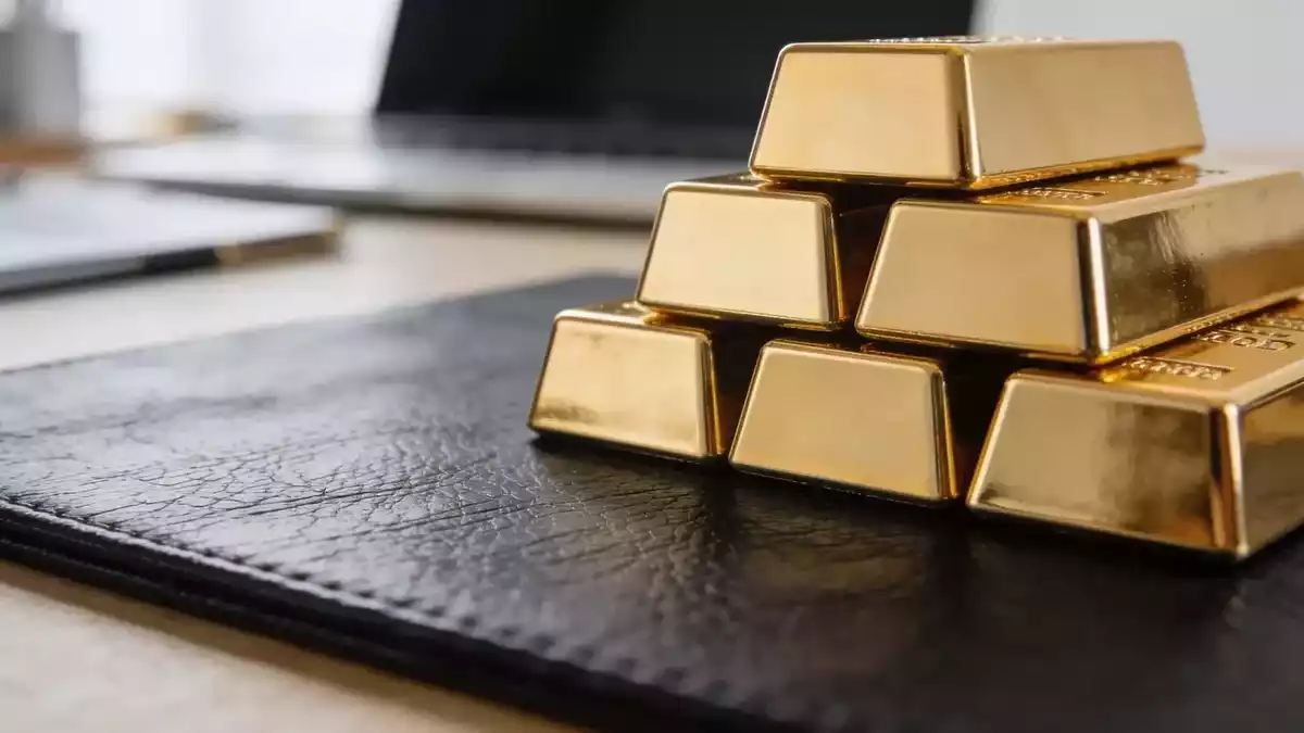 Gold Steadies Near $4,200 as Fed Rate Fears Ease, China Demand Supports