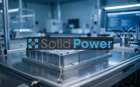 Abstraktes, professionelles Bild eines Hochtechnologie-Labors für Batterieforschung mit Fokus auf Energietechnologie. - Foto: über boerse-global.de