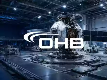Ein moderner Reinraum in der Luft- und Raumfahrttechnik mit Fokus auf Satellitenbau und industrielle Innovation. - Foto: über boerse-global.de