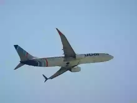 Zu dem Vorfall mit einer Flydubai-Maschine sind noch etliche Fragen offen. (Illustration) - Foto: Uncredited/AP/dpa