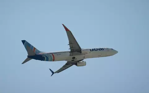 Zu dem Vorfall mit einer Flydubai-Maschine sind noch etliche Fragen offen. (Illustration) - Foto: Uncredited/AP/dpa