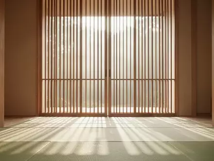 Ein minimalistischer, lichtdurchfluteter Raum mit sanften Schattenwürfen, der eine Atmosphäre der Ruhe und Erholung vermittelt. - Foto: über boerse-global.de