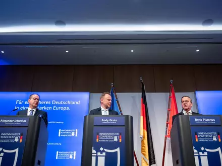 Die Innenministerkonferenz (IMK) im Juni. Die Frage der Abschaffung der Einstimmigkeit stand damals zumindest offiziell nicht auf der Tagesordnung. (Archivbild) - Foto: Daniel Bockwoldt/dpa