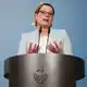 Es gehe bei der Reform nicht in erster Linie um den Schutz Einzelner, sondern auch um den Schutz des Gemeinwesens, sagt Bundesjustizministerin Stefanie Hubig (SPD). - Bild: Sven Kaeuler/dpa