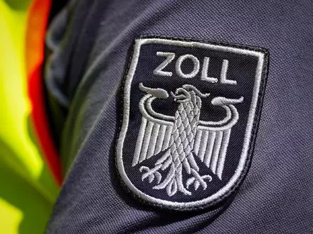 Wegen des Verdachts auf Schwarzarbeit und Menschenhandel gab es bundesweit Durchsuchungen. (Symbolbild)  - Foto: Soeren Stache/dpa