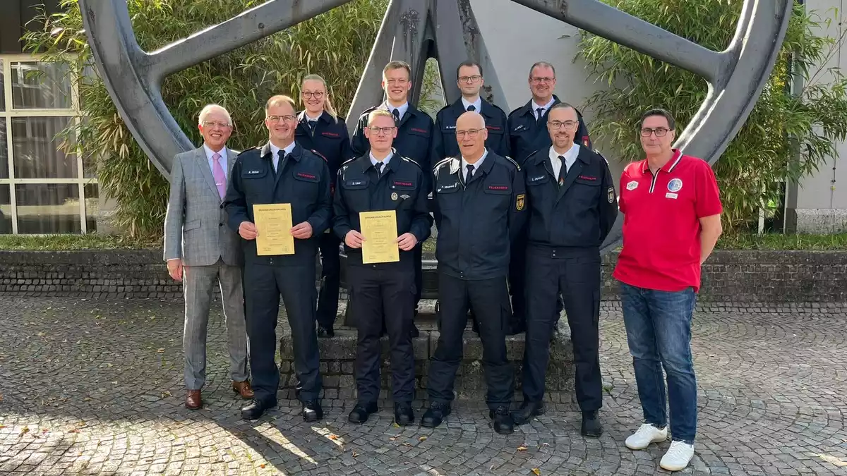 FW-PL: Fünf Feuerwehrangehörige ausgezeichnet - Bild: presseportal.de