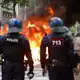 Bei den Protesten an französischen Gymnasien kam es zu zahlreichen Sachbeschädigungen und Festnahmen. - Bild: Jean-Francois Badias/AP/dpa