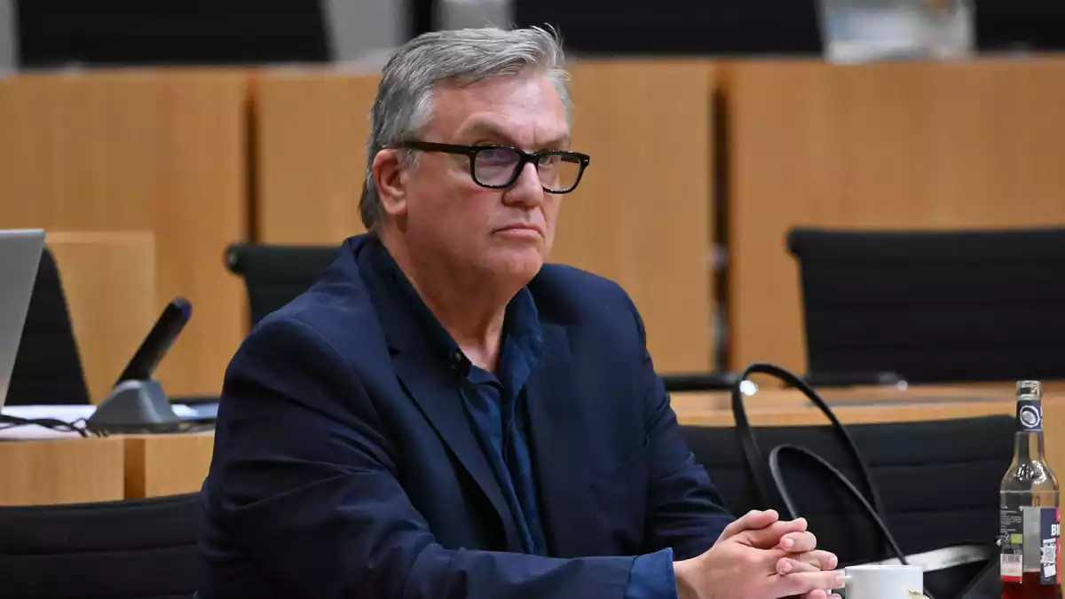 Hape Kerkeling ist Enkel eines NS-Opfers. Seine Meinung zu einem AfD-Verbotsverfahren äußerte er bei einer Anhörung im Thüringer Landtag. - Bild: Martin Schutt/dpa