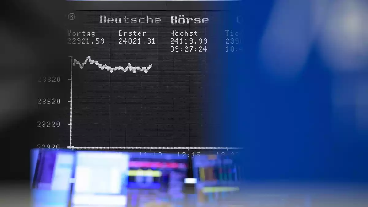 Weil es bei der gesetzlichen Rente eng wird, sollen die Menschen selbst über die Börse fürs Alter vorsorgen. (Symbolbild) - Bild: Hannes P. Albert/dpa