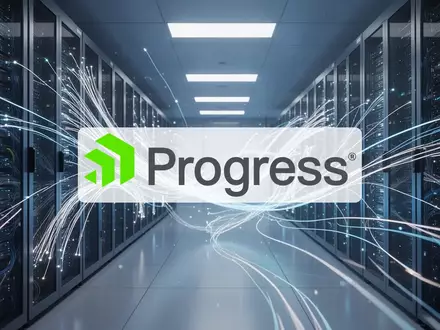 Abstrakte Darstellung moderner Software-Infrastruktur mit leuchtenden Lichtstrahlen in einem Serverraum. - Foto: über boerse-global.de