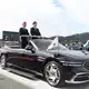 Südkoreas Präsident Lee Jae Myung (r) nimmt neben Verteidigungsminister Kang Shin Chul  an einer Truppenparade in der Militärbasis Gyeryongdae teil. - Bild: Uncredited/YNA/dpa