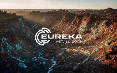 Geologische Felsformationen und mineralreiche Erdschichten in einer weitläufigen, rauen Landschaft bei Sonnenuntergang. - Foto: über boerse-global.de