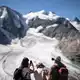 Es war das zweitschlimmste Jahr seit Beginn der Messungen für die Schweizer Gletscher (Archivbild) - Bild: Gian Ehrenzeller/KEYSTONE/dpa