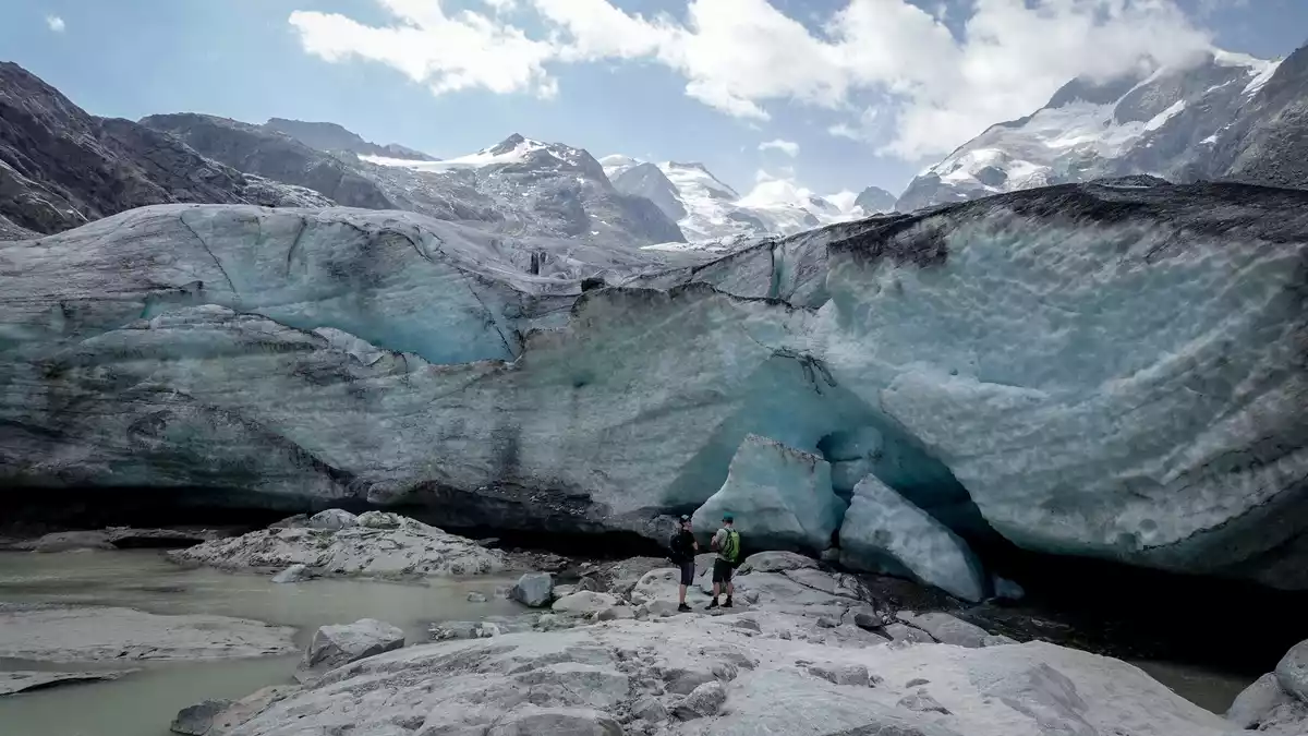 Die mittlere Eisdicke einzelner Schweizer Gletscher hat um 2,5 bis 4 Meter abgenommen. - Bild: Kay Nietfeld/dpa