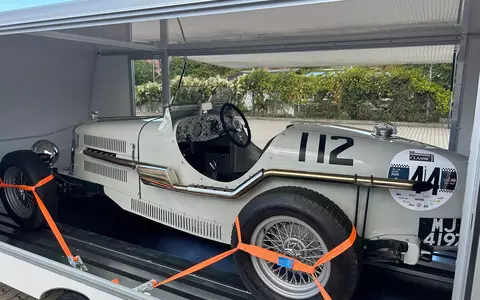 HZA-SW: Ein Stück britische Automobilgeschichte am Zollamt Bamberg - Foto: presseportal.de