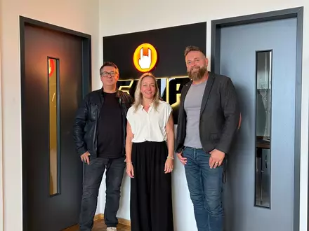 whynow übernimmt EMP zur Erschaffung einer integrierten globalen Fan-Commerce-Plattform / Hier kommen ab sofort Fan-Communities, Merchandising, Lizenzierung, Medien und E-Commerce zusammen - Foto: presseportal.de