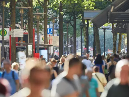 In Hamburg lebte Ende 2025 im Schnitt die jüngste Bevölkerung. (Symbolbild) - Foto: Georg Wendt/dpa