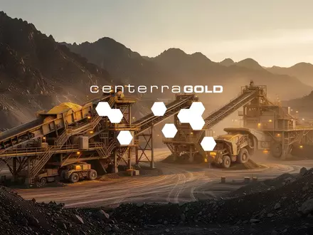 Moderne industrielle Goldverarbeitungsanlage in einer bergigen Landschaft bei Sonnenuntergang. - Foto: über boerse-global.de