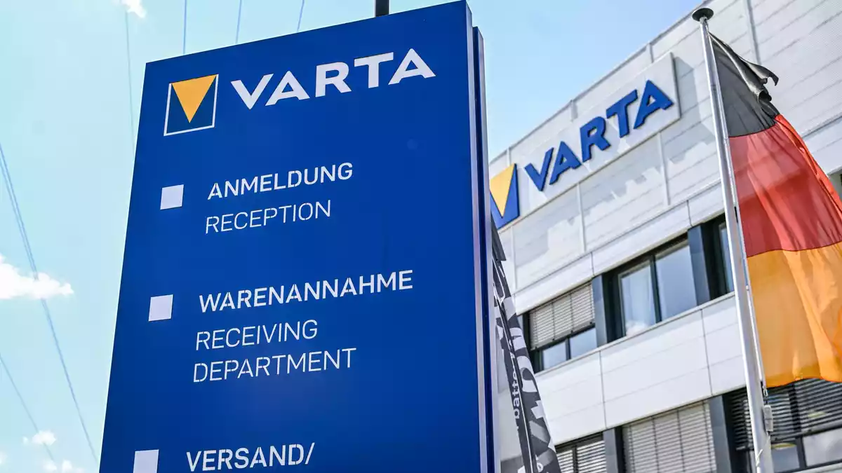 Der Varta-Insolvenzverwalter hofft auf eine Investorenlösung. (Archivbild) - Bild: Jason Tschepljakow/dpa