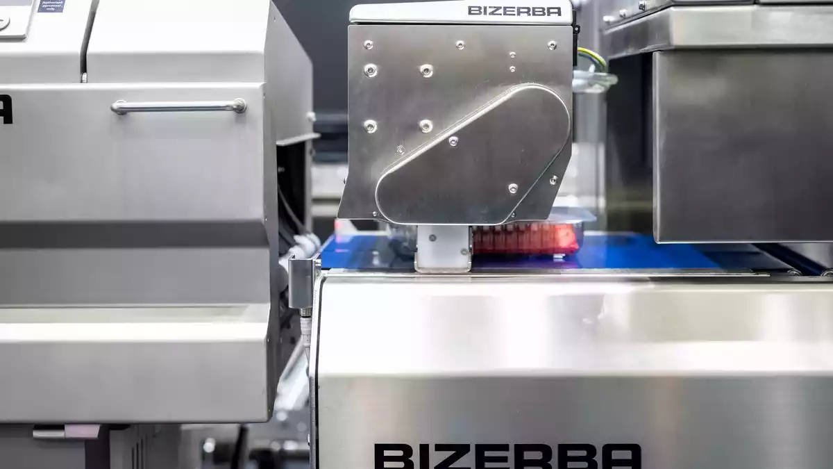 Dichtheitsprüfung von Lebensmittelverpackungen in Echtzeit / Bizerba erhält Silber beim International FoodTec Award 2027 für LeakSecure - Bild: presseportal.de