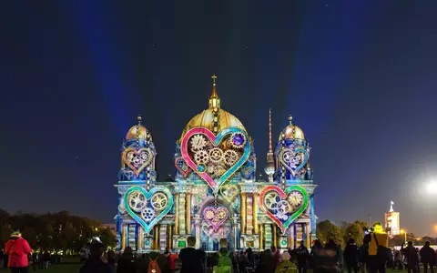 22. FESTIVAL OF LIGHTS zeigt vom 9. bis 18. Oktober an rund 40 Orten in Berlin Colours of Love - Ein leuchtendes Fest für die Liebe - Foto: presseportal.de