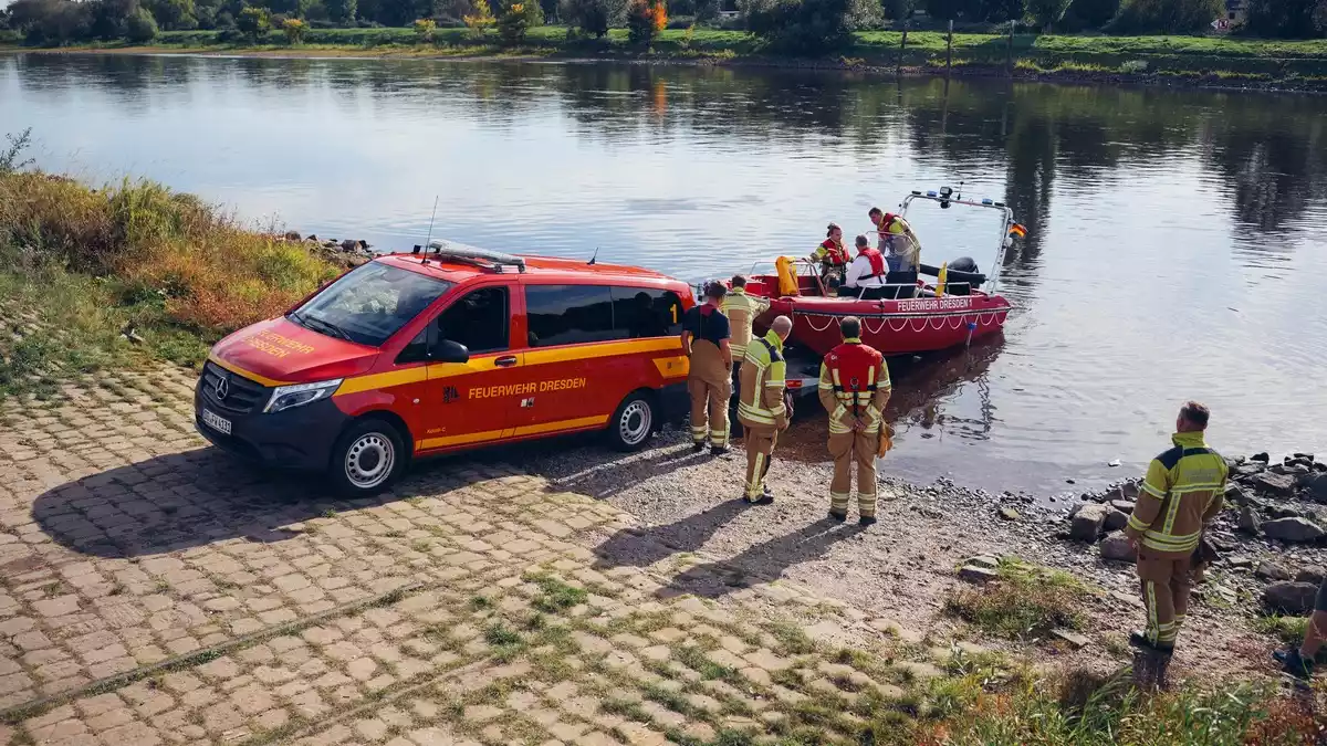 FW Dresden: Neue Einsatzmittel stärken die Feuerwehr Dresden - Bild: presseportal.de