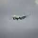 Die Hintergründe zu der gewaltsamen Auseinandersetzung in einer Maschine der Fluggesellschaft Flydubai sind weiter unklar.  - Bild: Ohad Zwigenberg/AP/dpa