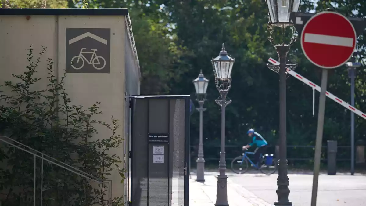 Eine Fahrradgarage für 1,3 Millionen Euro landet im «Schwarzbuch». - Bild: Katharina Kausche/dpa