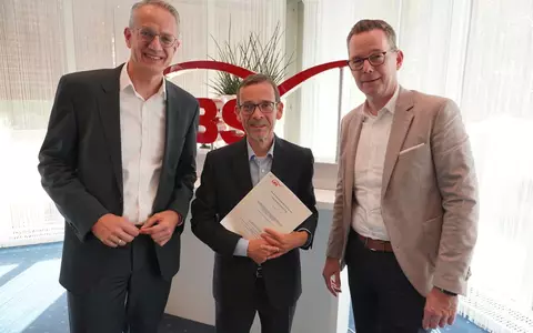 LBS NordWest und LBS Hessen-Thüringen verlängern erfolgreiche Partnerschaft bis 2032 / Spezielles Team verwaltet über eine halbe Million Bausparverträge - Foto: presseportal.de