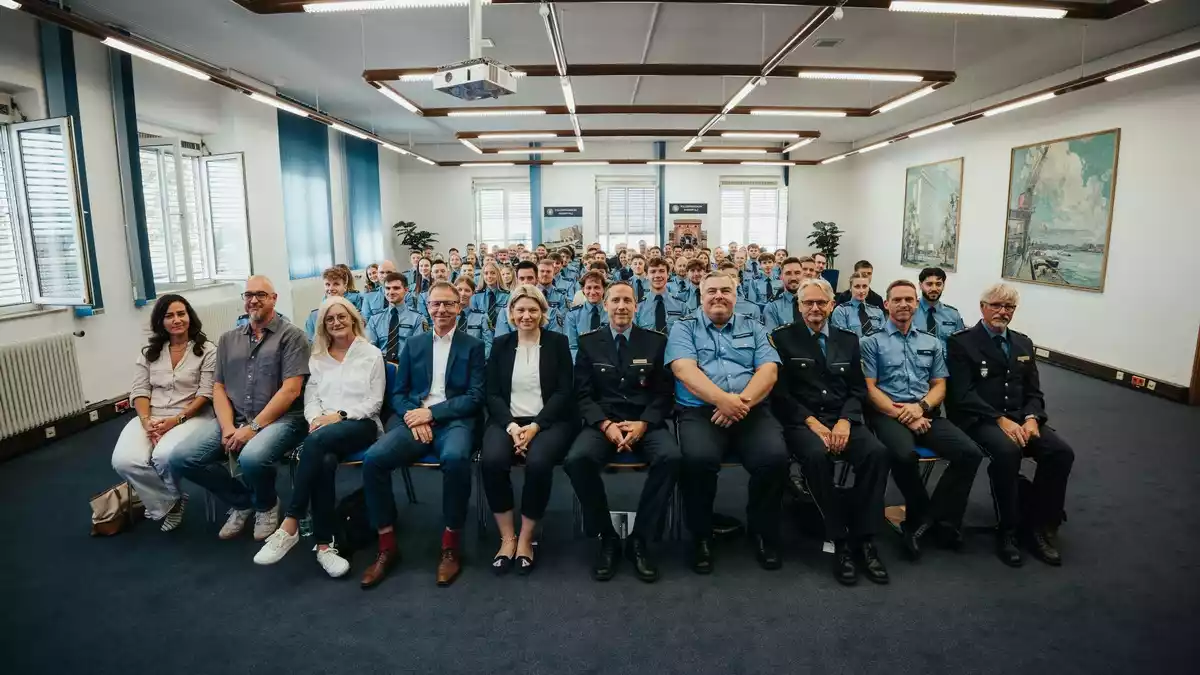 POL-PPRP: Polizeipräsidium Rheinpfalz - Begrüßung 62 neuer Polizistinnen und Polizisten im Polizeipräsidium Rheinpfalz - Bild: presseportal.de