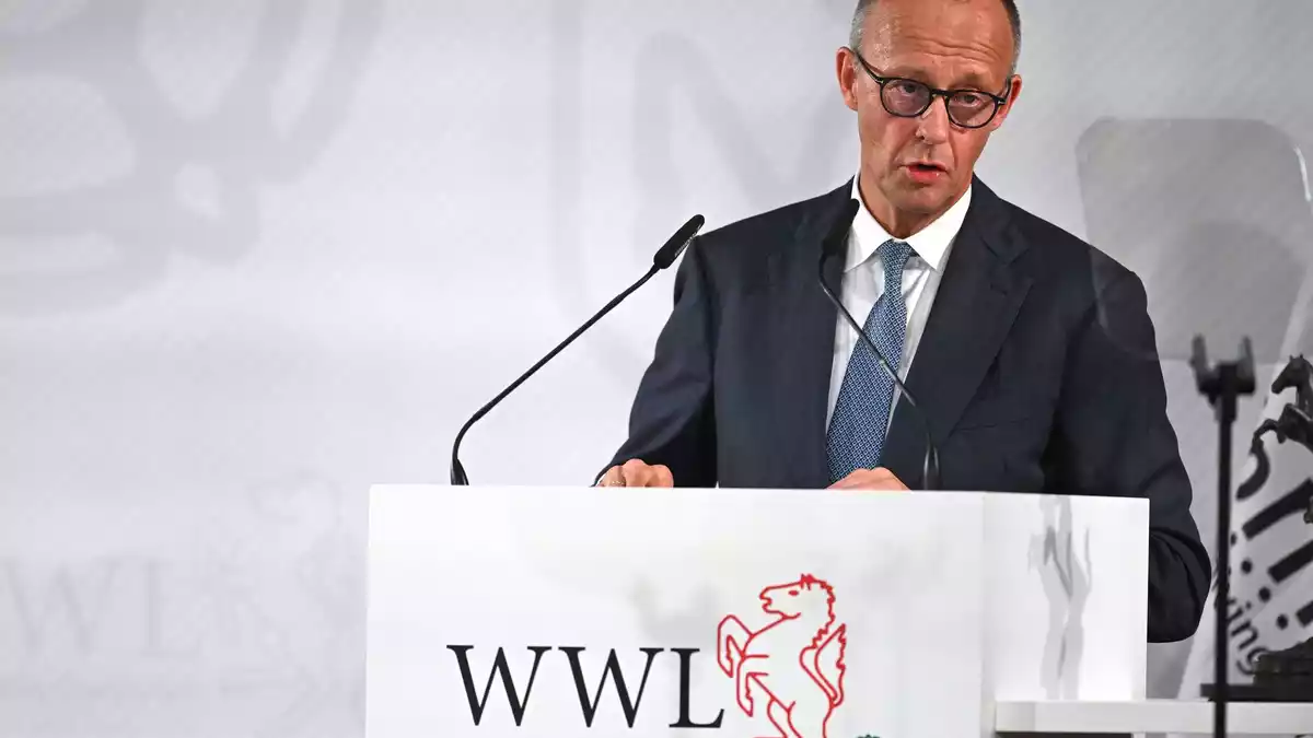 Merz nutzte seine Laudatio für eine Grundsatzrede. - Bild: Fabian Strauch/dpa