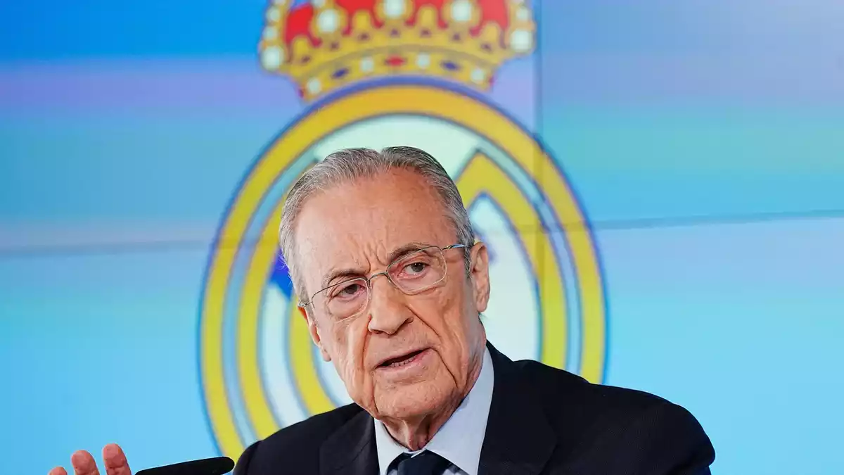 Real Madrid um Präsident Florentino Pérez hat im Negreira-Fall Beschwerde bei der UEFA eingelegt. (Archivbild) - Bild: Bernat Armangue/AP/dpa