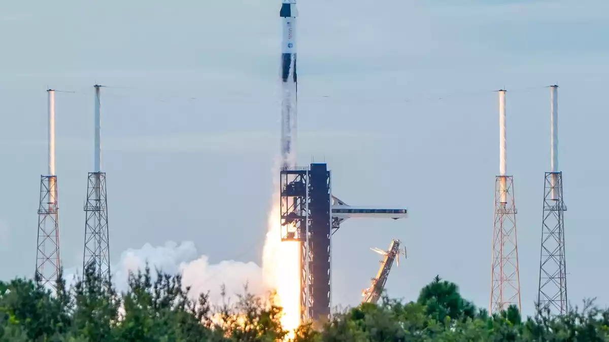 Die Astronauten brachen vom Weltraumbahnhof Cape Canaveral im US-Bundesstaat Florida zur ISS auf. - Bild: John Raoux/AP/dpa