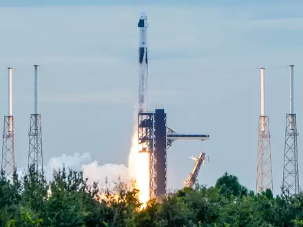 Die Astronauten brachen vom Weltraumbahnhof Cape Canaveral im US-Bundesstaat Florida zur ISS auf. - Foto: John Raoux/AP/dpa