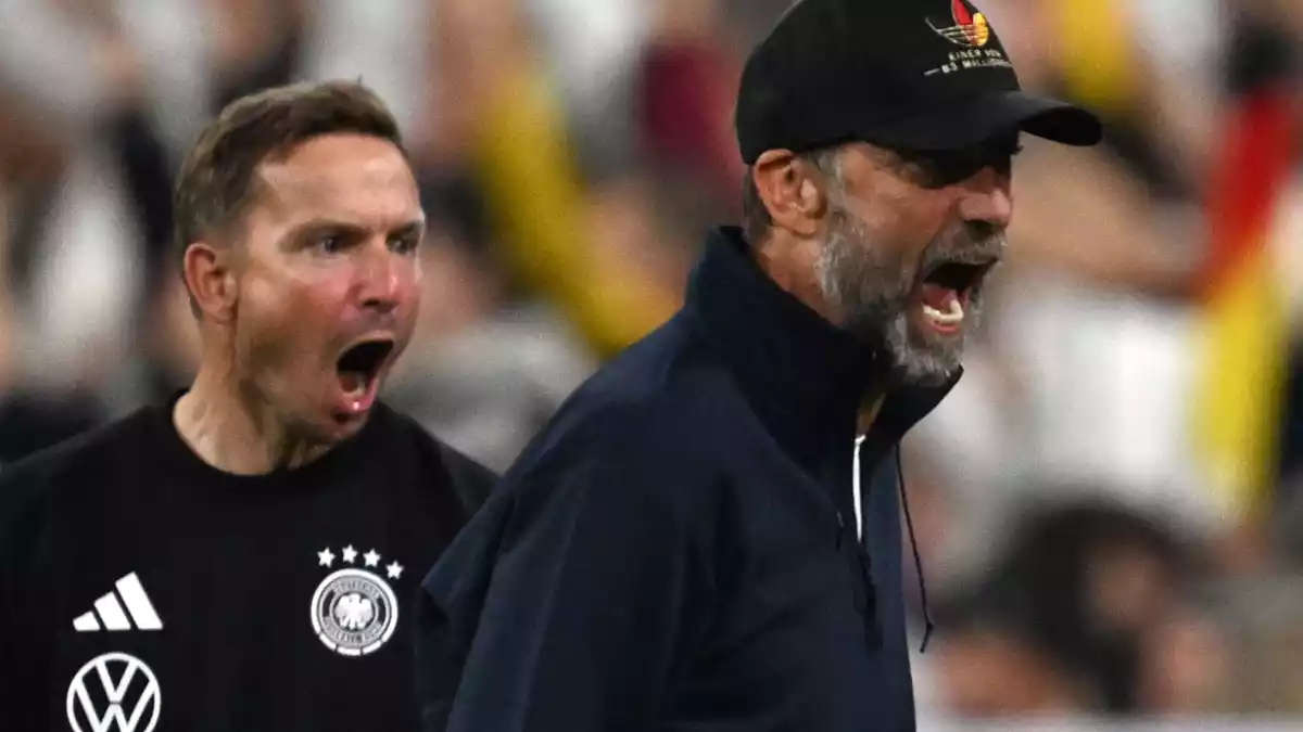 Jürgen Klopp trieb sein Team zu mehr Tempo. - Bild: Sven Hoppe/dpa
