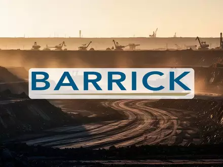 Weite Industrielandschaft eines Tagebaus bei Sonnenuntergang als Symbol für den Bergbausektor. - Foto: über boerse-global.de