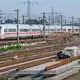 Die Strecke zwischen Berlin und Hannover wird für rund 14 Monate vollständig gesperrt. - Bild: Klaus-Dietmar Gabbert/dpa/dpa-tmn