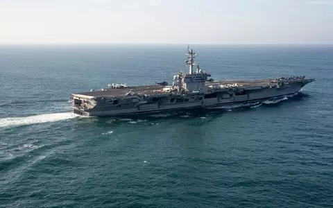 Der US-Flugzeugträger «USS George Washington» befindet sich aktuell im Nahen Osten. (Archivbild) - Foto: Victor R. Caivano/AP/dpa