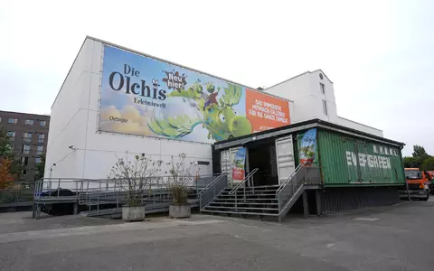 1000 Quadratmeter ist die Halle am S-Bahnhof Ottensen groß, auf 600 davon können Besucher in der Olchis-Welt aktiv werden.  - Foto: Marcus Brandt/dpa