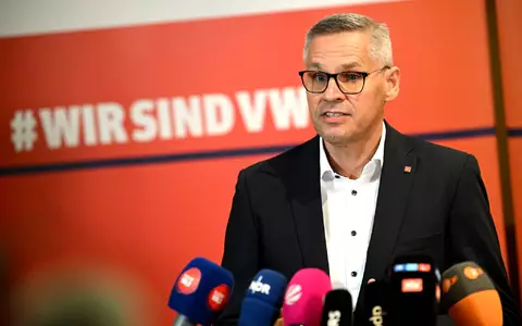 IG-Metall-Bezirksleiter Gröger: Vorgehen der VW-Führung «respektlos». (Archivbild) - Foto: Julian Stratenschulte/dpa