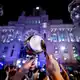 Demonstranten in Spanien fordern bezahlbaren Wohnraum.  - Bild: A. Pérez Meca/EUROPA PRESS/dpa