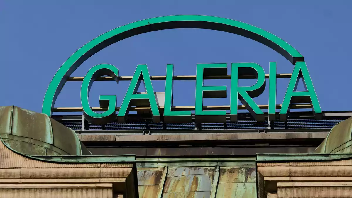 Warenhauskette Galeria: Die Namen Kaufhof und Karstadt verschwanden 2024 aus dem Firmennamen. - Bild: Rolf Vennenbernd/dpa