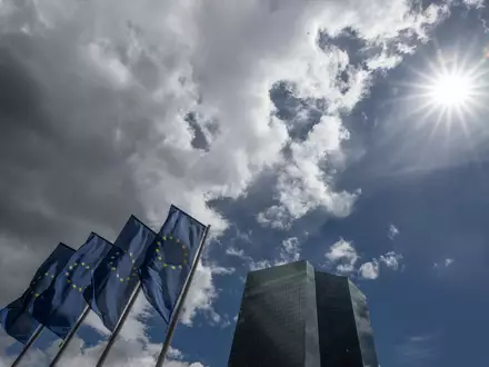 Die Inflation in der Eurozone steigt: Die Finanzmärkte erwarten fest eine Zinserhöhung der EZB. (Archivbild) - Foto: Boris Roessler/dpa