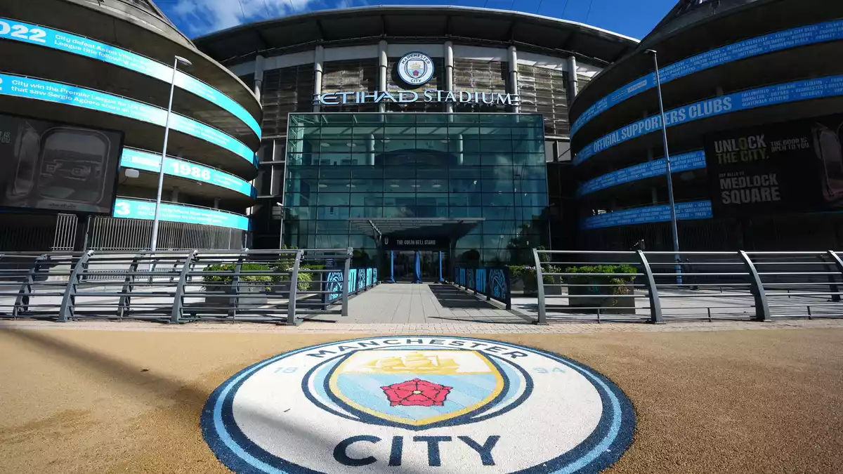 Das Etihad Stadium von Manchester City. - Bild: Martin Rickett/PA Wire/dpa