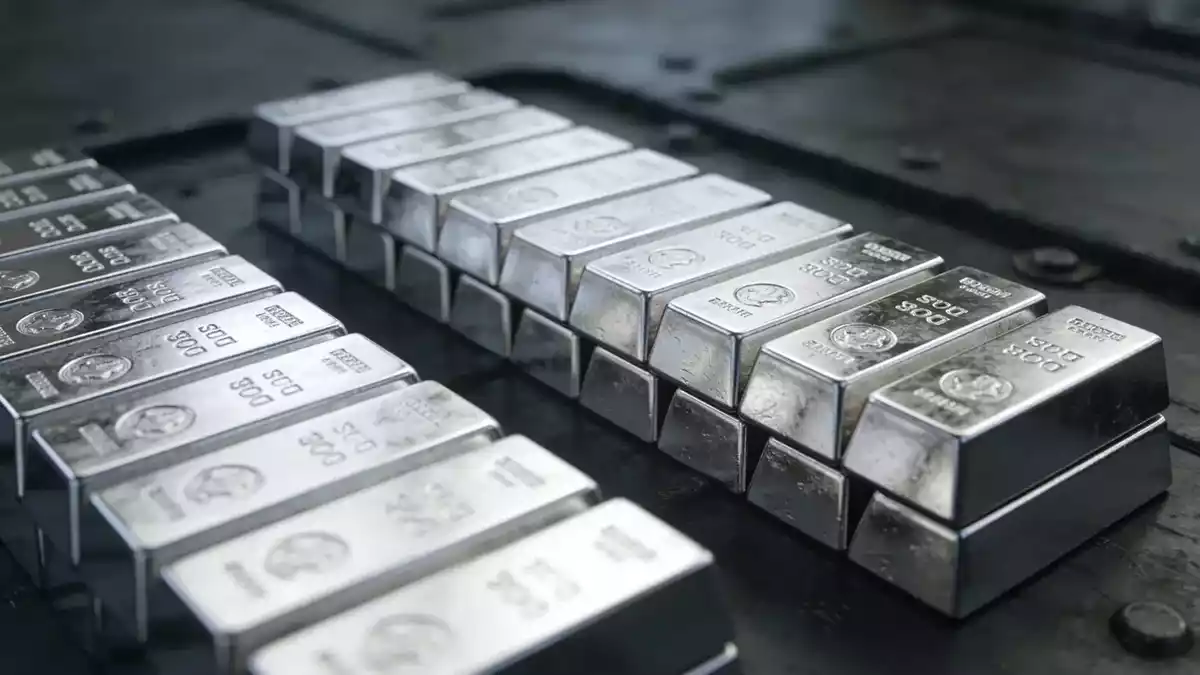 Silver Steadies at $61.35 as Yields Ease; Payrolls Data in Focus