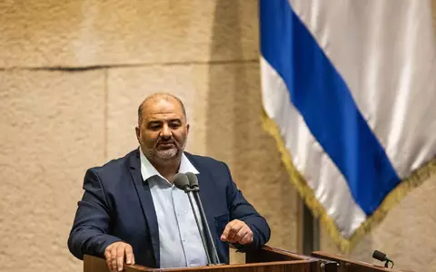 Besonders entscheidend bei der Wahl könnte die islamisch-konservative Raam unter Mansur Abbas werden. (Archivbild) - Foto: Ilia Yefimovich/dpa