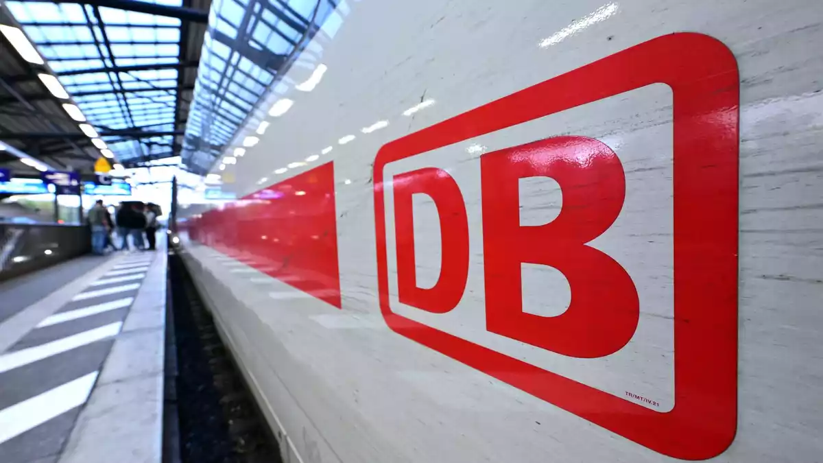 Die Bahn dürfte ihr Pünktlichkeitsziel auch in diesem Jahr deutlich verfehlen. (Archivbild) - Bild: Martin Schutt/dpa