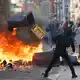 Tausende Menschen wurden bei den Protesten bereits festgenommen. (Archivbild) - Bild: Jean-Francois Badias/AP/dpa